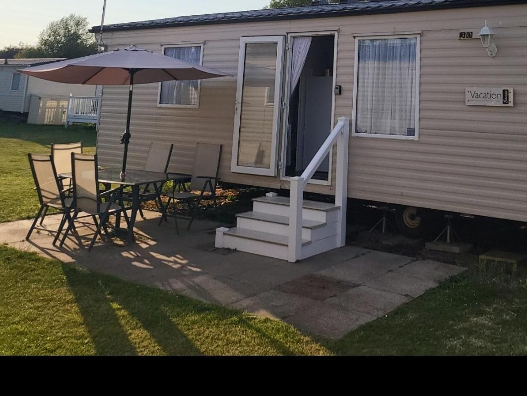 Vacation Escape - Valley Farm -Clacton-On-Sea - Holiday Park Hotel Exterior photo